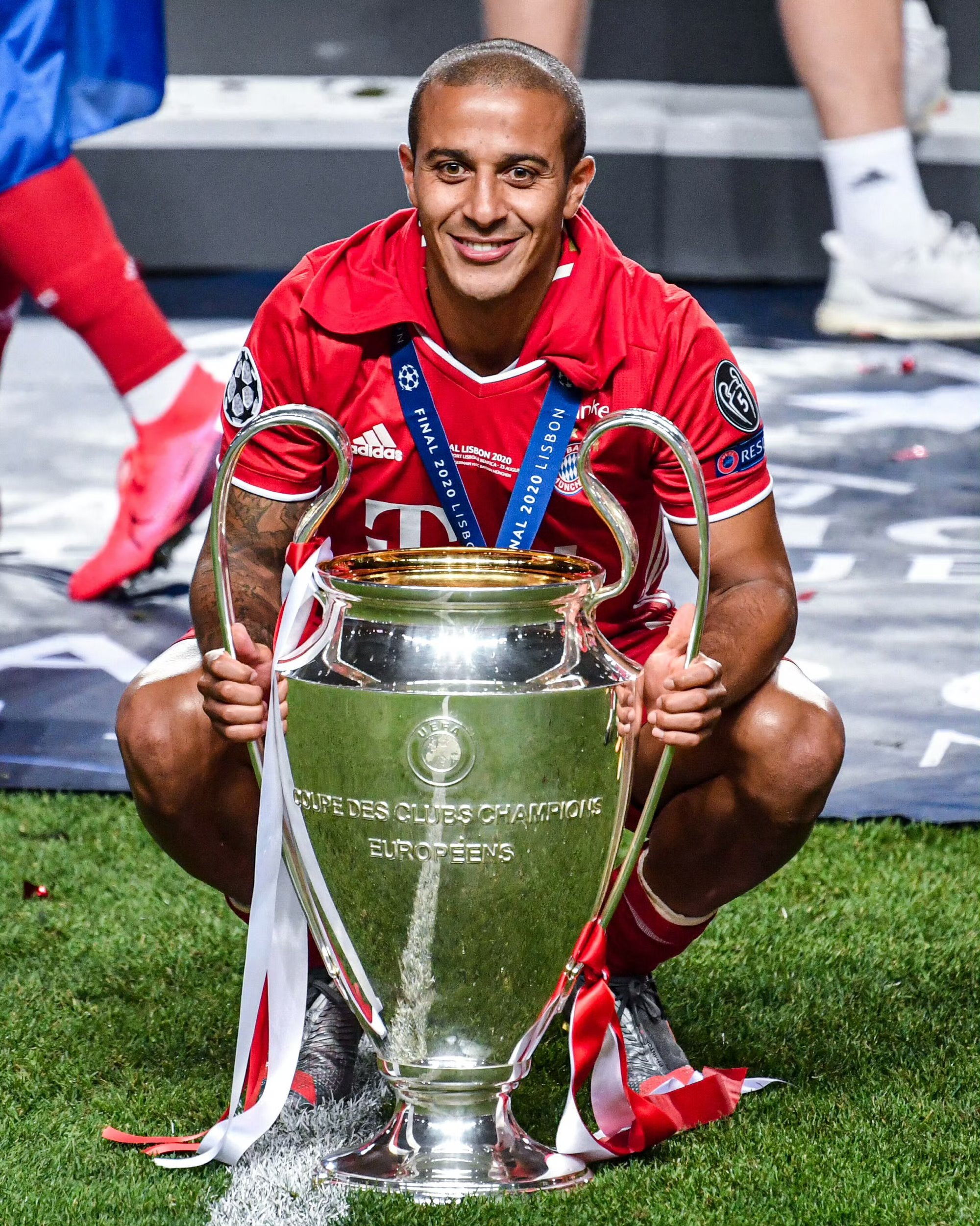 满冠体育网页入口-包含欧超杯今夜走向成谜，罗马单刀错失，震撼外界，轮换策略成焦点的词条