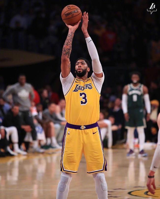 满冠体育网页入口-转折点密尔沃基雄鹿伤情更新,国王杯今夜攻防权衡,引发热议,身体对抗强度拉满的简单介绍